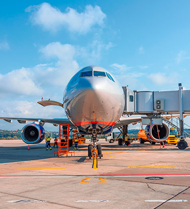 Aviaci&oacute;n Comercial y Privada