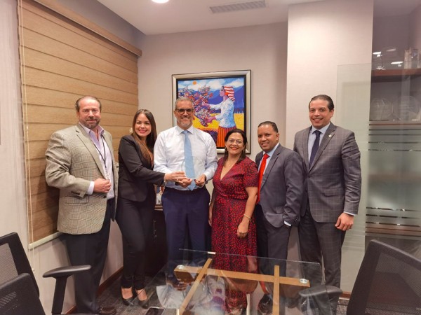 La Colonial de Seguros reconocio a Garrigo Reasesores, SRL. como Productor Destacado para el periodo 2020-2021